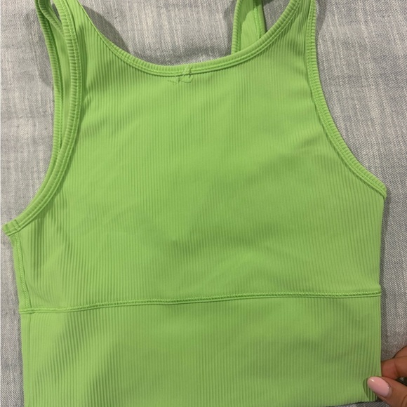 Lululemon Power Pivot Tank - Picture 2 of 3